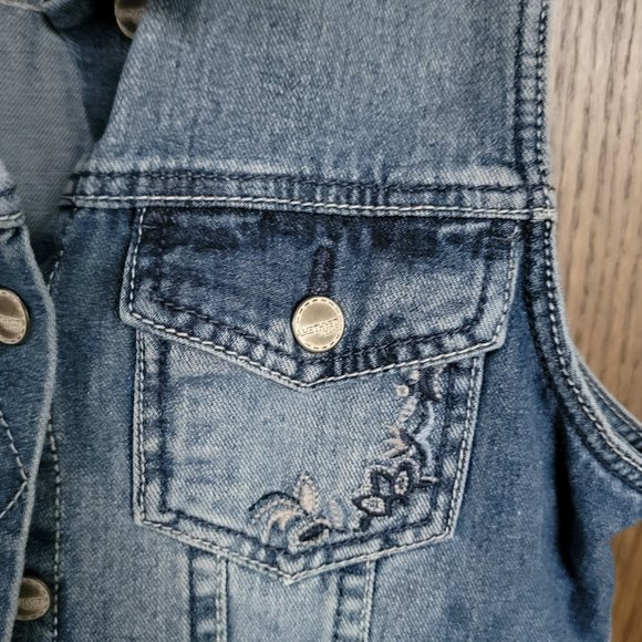 Amethyst Jeans Embroidered  Sleeveless Jean Jacket Denim Vest Size Large - Picture 6 of 14